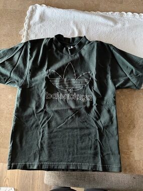 Balenciaga /adidas Logo Tee color green short sleeve for kids size 10 used